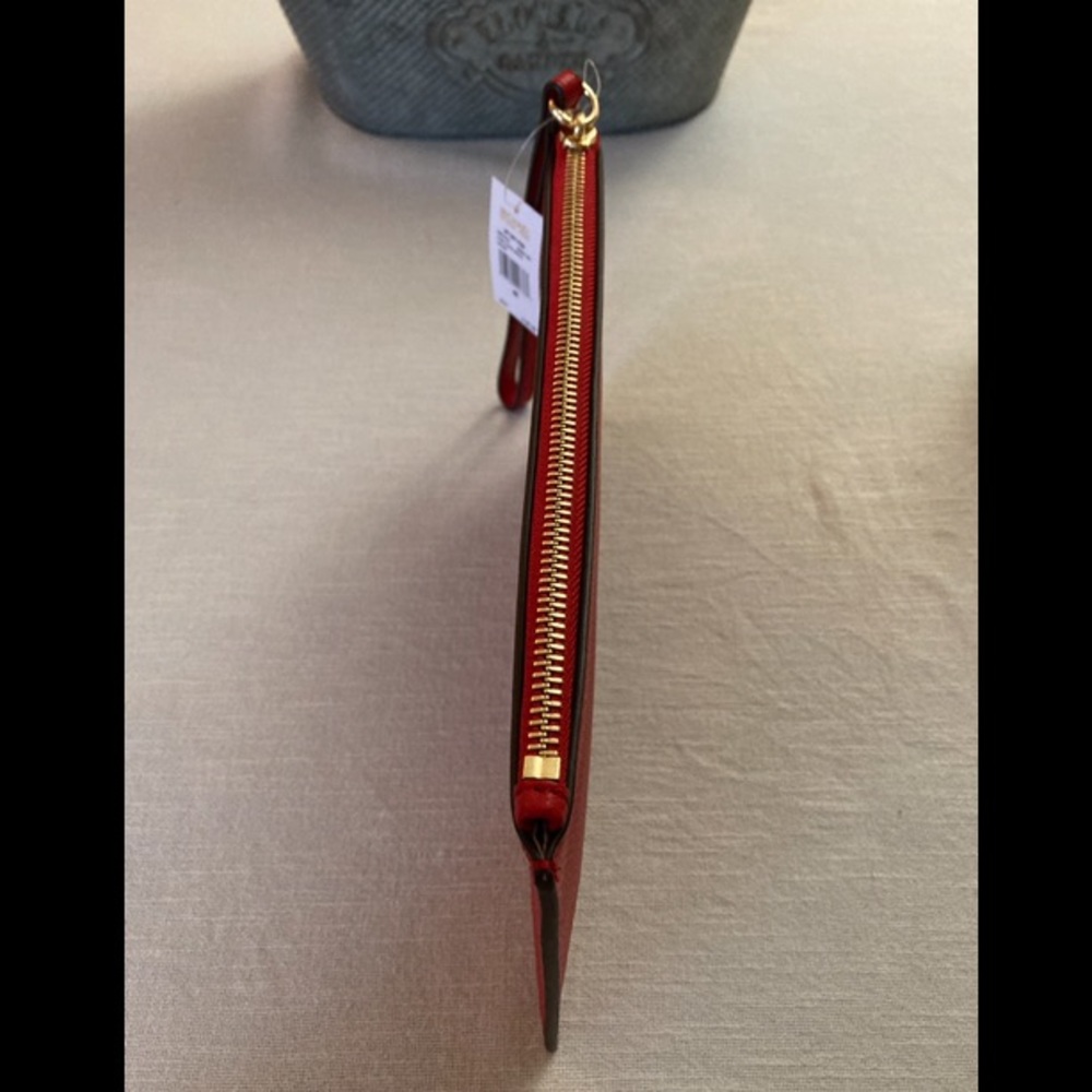 MICHAEL KORS MK LARGE LEATHER CLUTCH WRISTLET RED - Picture 8 of 10